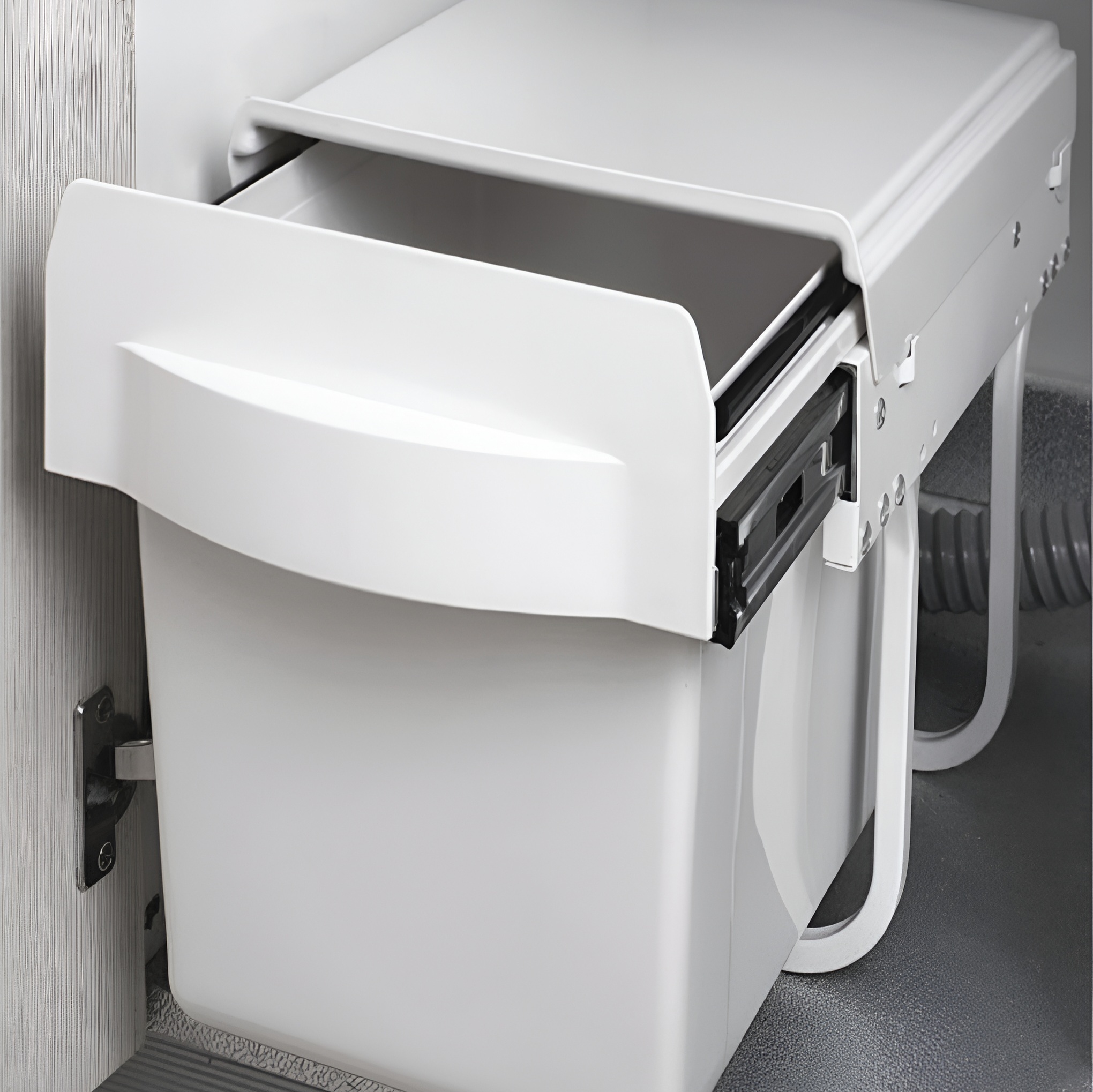 سطل آشغال ریلی ملونی مدل ۹۰۳۴ سطل آشغال ریلی ملونی مدل ۹۰۳۴